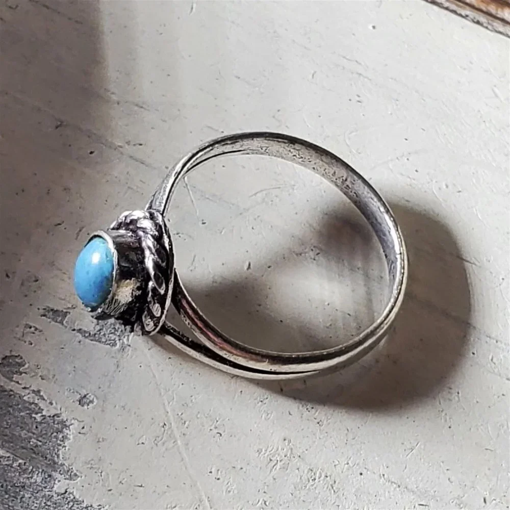 Artisan India Blue Turquoise 925 Sterling Silver Plated Gemstone Ring Size 8